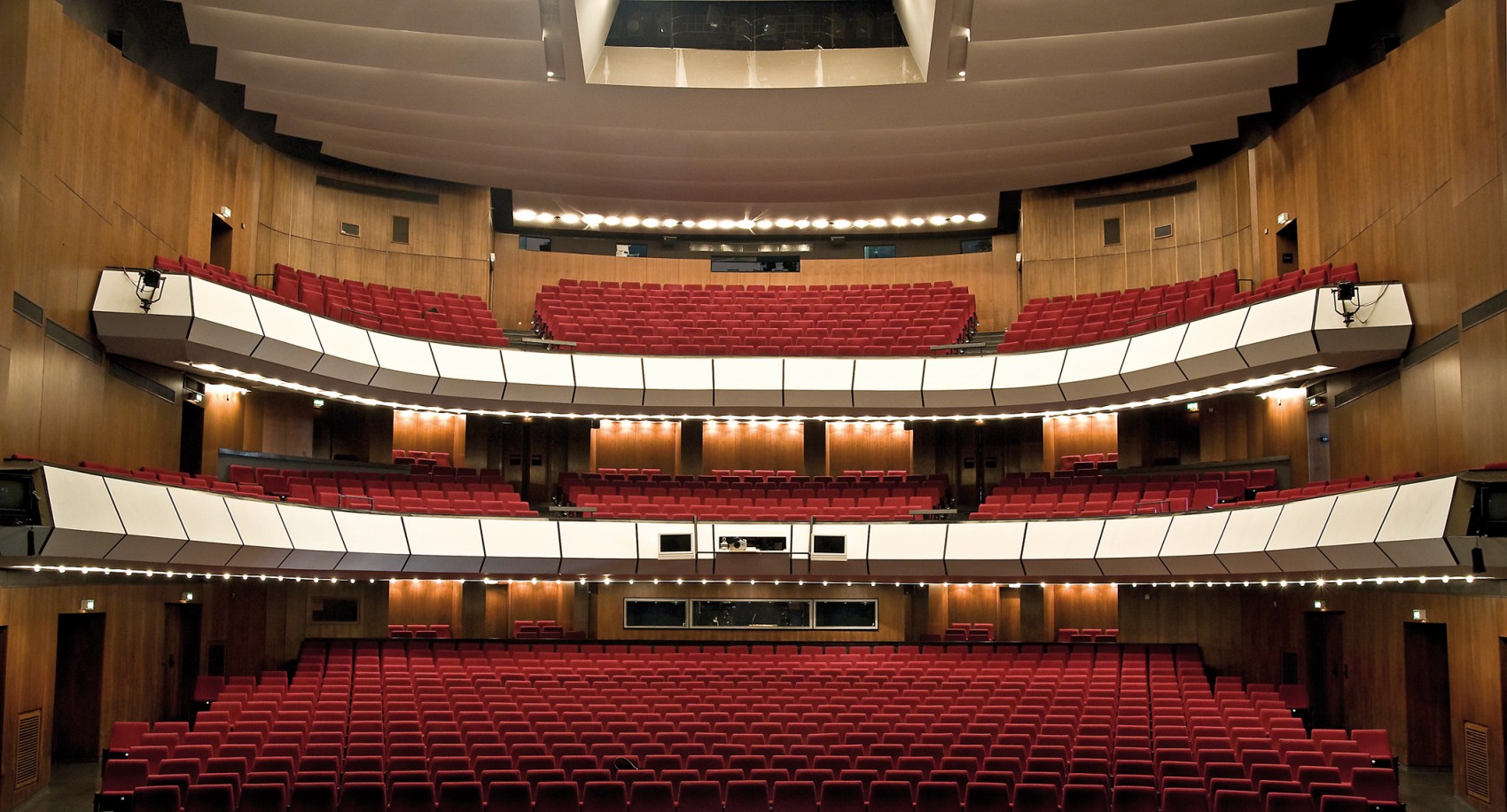 Theater Duisburg-Zuschauerraum - Foto@Hans-Jörg Michel