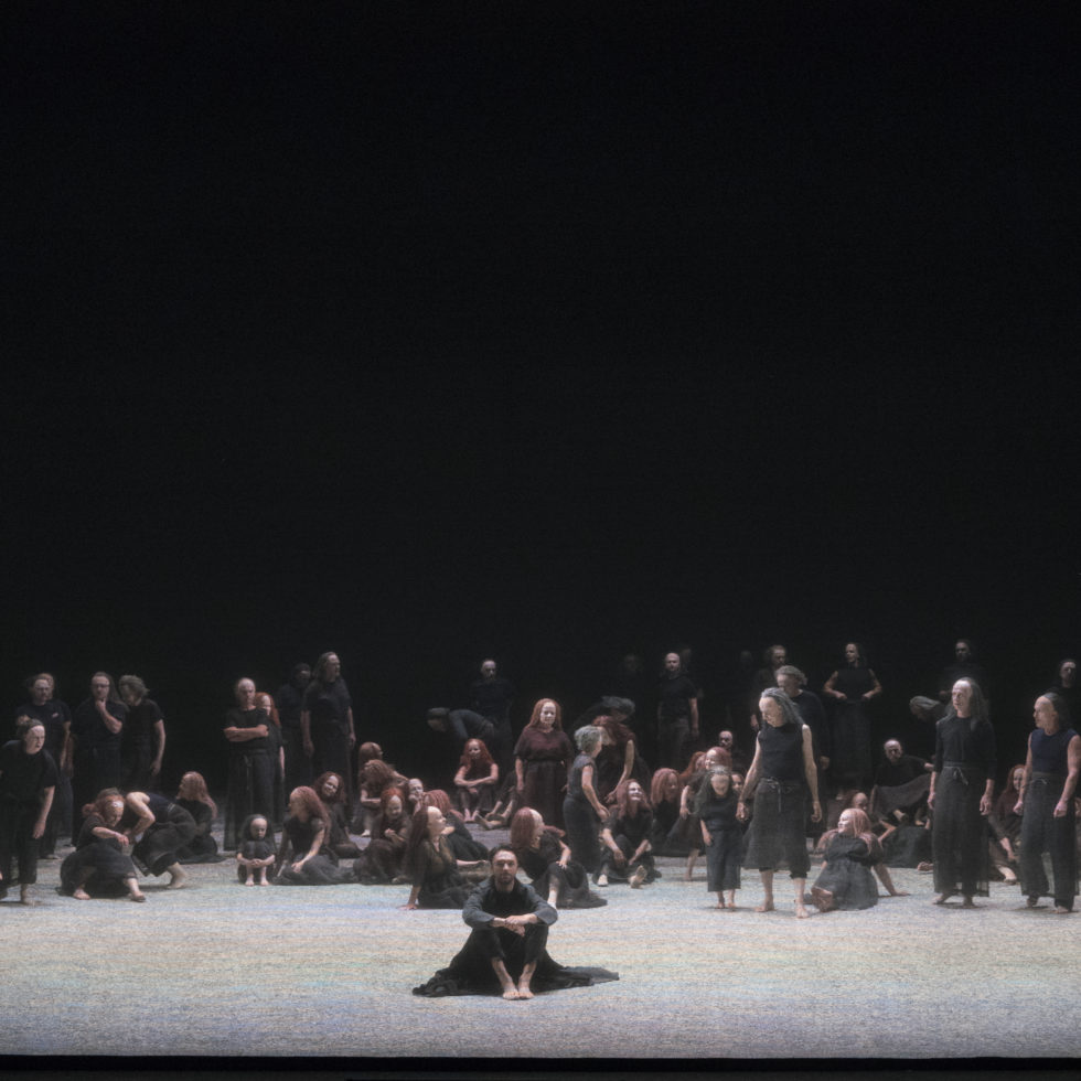 Staatsoper Unter den Linden/ LES PÊCHEURS DE PERLES Premiere am 24. Juni 2017/ Gyula Orendt (Zurga) und Chor/ Foto: Donata Wenders